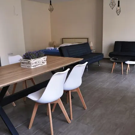펜션 Markellas Summer House *